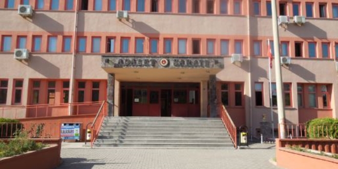 İhraç edilen iki eski polise 7 yıl altışar ay hapis cezası