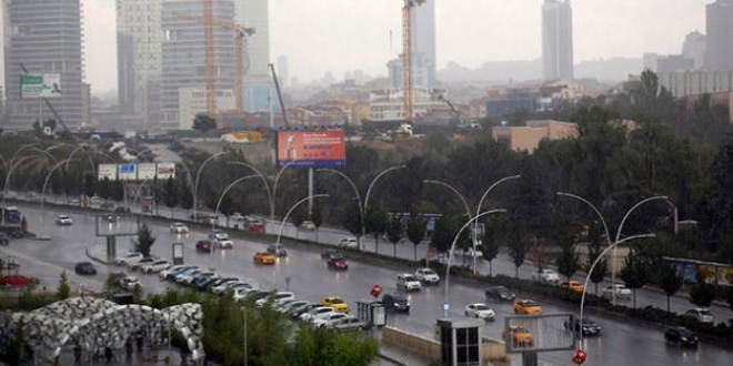 Ankara'da sağanak hayatı olumsuz etkiledi