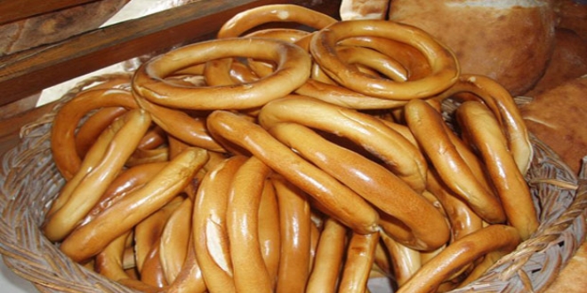 Susam zammı protesto için susamsız simit