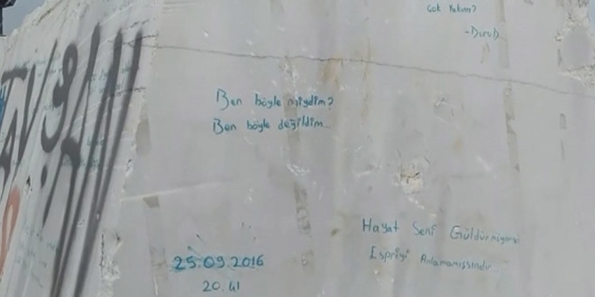 Yalova'da Deprem Anıtı'na zarar verildi
