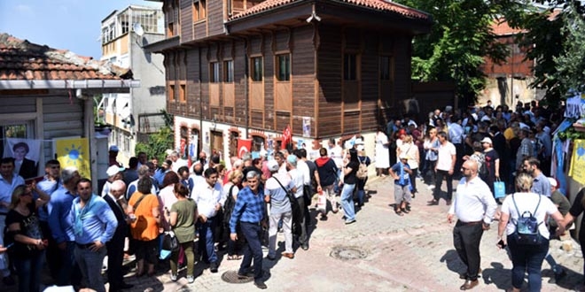 Meral Akşener'i ikna için partililer İstanbul'a akın etti