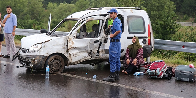 TEM'de zincirleme kaza: 1 ölü, 15 yaralı