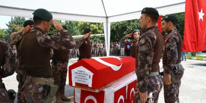 Şehit özel harekat polisi toprağa verildi