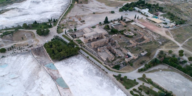 Pamukkale'deki 'cehennem kapısı' ziyarete açılıyor