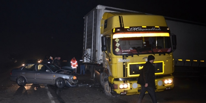 Ankara'da tır ile hafif ticari araç çarpıştı: 5 yaralı