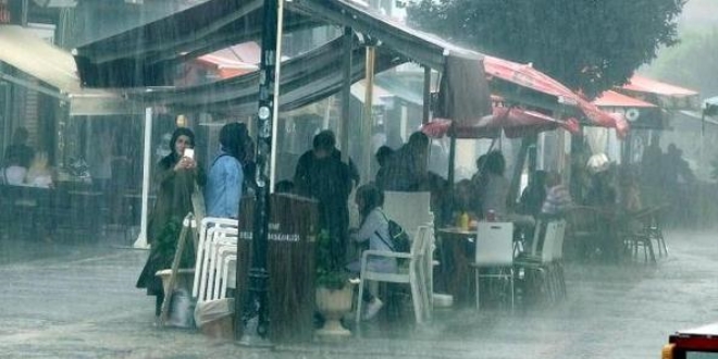 Edirne ve Tekirdağ'da yağmur etkili oldu