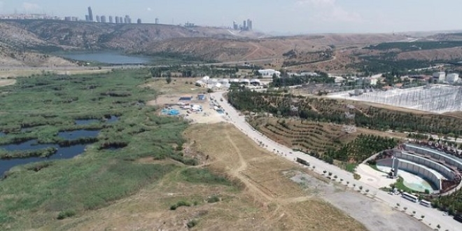 Ankara'da Eymir Gölü'ne komşu Millet Bahçesi