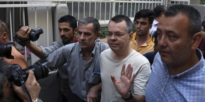 Adalet Bakanlığı ve kolluk kuvvetlerinden Rahip Brunson'a sıkı takip