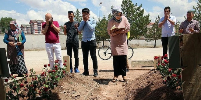 PKK'nın katlettiği anne ve bebeğinin mezarına ziyaretçi akını