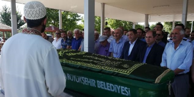 Kalp krizi geçiren avukat hayatını kaybetti