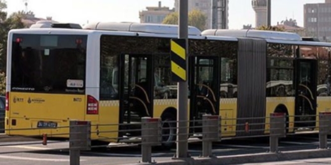 Hali Kprs metrobs yolunda alma