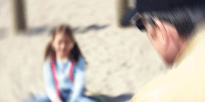 8 yaşındaki kız çocuğunu 'Çikolata alacağım' diye kandırdı
