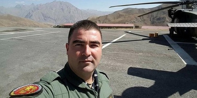 Astsubay tarlada ölü bulundu