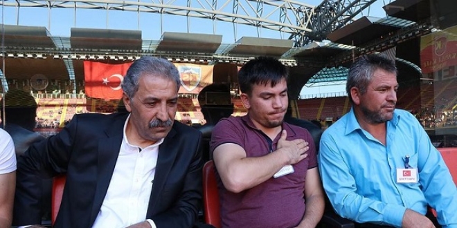 Karakaya: Köpek sürülerine karşı birlik ve beraberlik zamanı