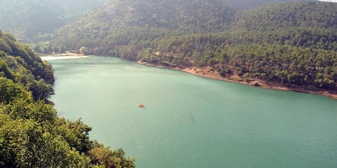Orta Karadeniz'in 'Uzungöl'ü ilgi görüyor