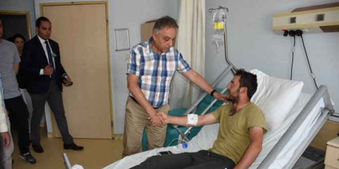 Vali Toprak'tan yaralı polislere ziyaret