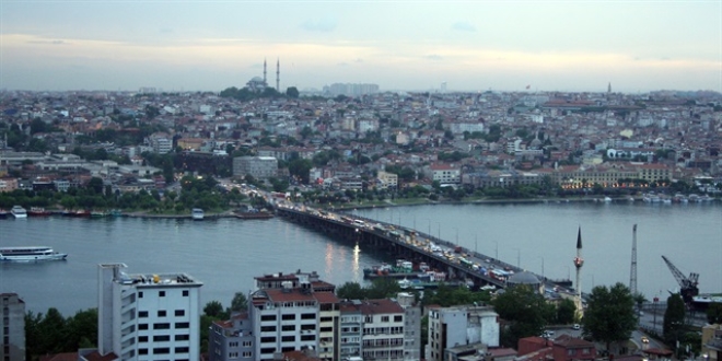 Atatürk ve Galata Köprüleri trafiğe kapatılacak