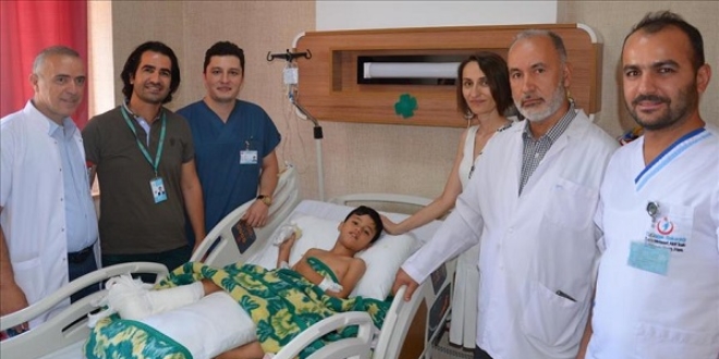 Ayak parmağı eline nakledildi