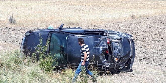 Çorum'da otomobil devrildi: 6 yaralı