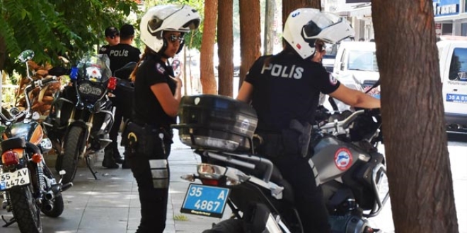 Rahibin İzmir'deki evinin önünde yoğun önlem