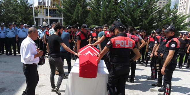 Kazada hayatını kaybeden polis toprağa verildi