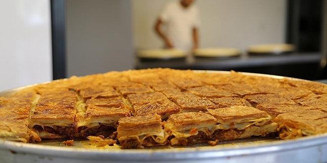 Seyyar börek tezgahından 4 milyon liralık yatırıma