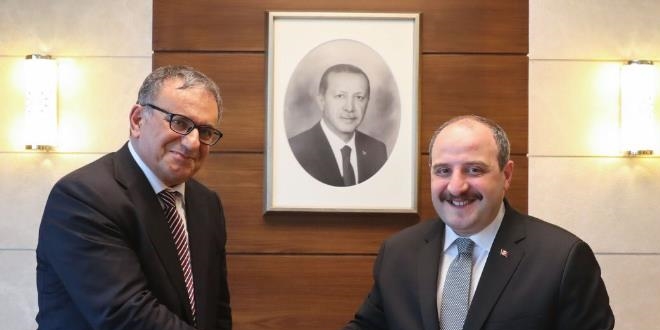 Bakan Varank, 5G teknolojisinde çığır açan Türk profesörle görüştü