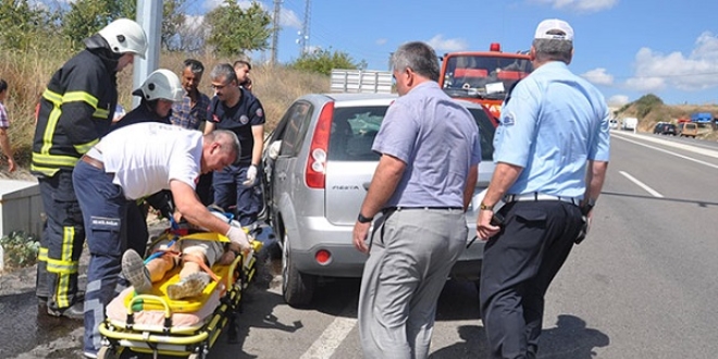 Otomobiliyle direğe çarpan emekli astsubay hayatını kaybetti