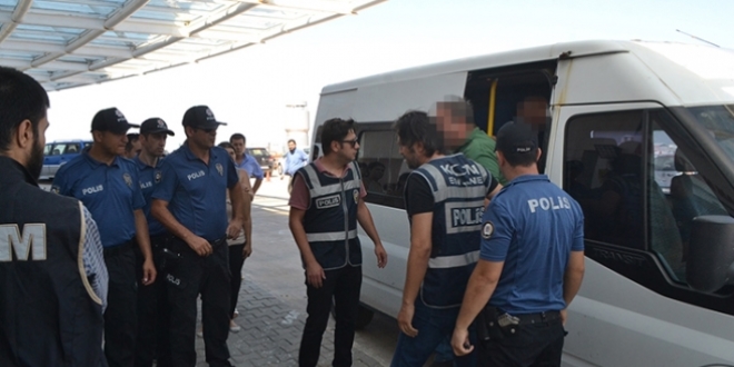 Edirne'de 'rvet' operasyonu: 4 memur tutukland