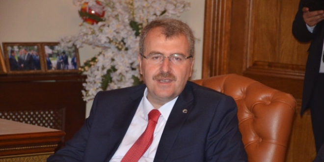 'Hasta başına doktor sayısını yükseltmemiz gerekiyor'