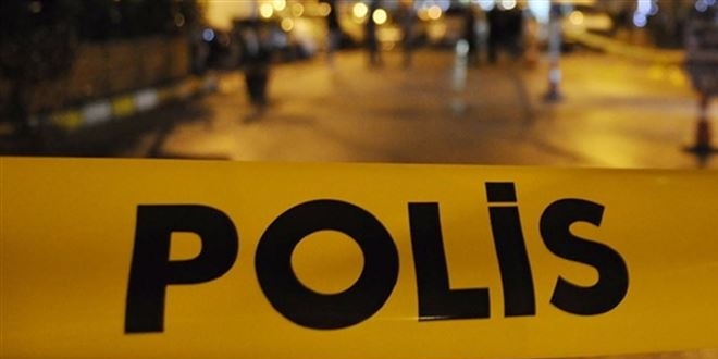 13 yaşındaki kızını ve eşini öldürüp intihar etti