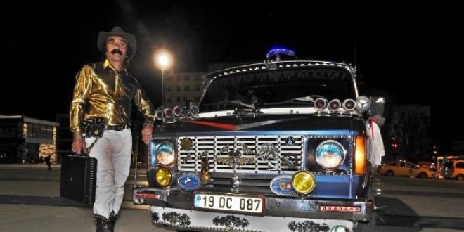 Çorum'un 'Kovboy Hoca'sı