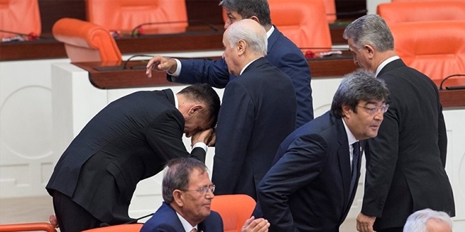 İyi Parti'li vekil MHP'ye geçti