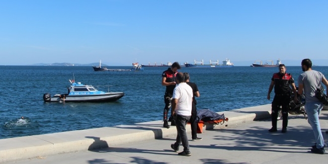 Samatya sahilinde denize giren Özbek boğuldu
