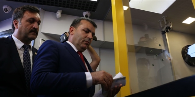 Erdoğan'ın çağrısıyla 3 milyon dolar bozdurdular