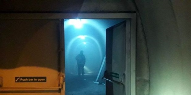 Tünel dumanla kaplandı, vatandaş yaşam odalarına sığındı