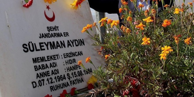 Bölücü teröre verilen ilk şehit