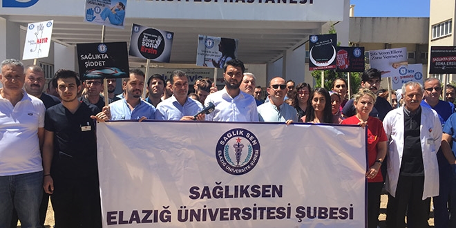 Elazığ'da sağlık çalışanlarına saldırı protesto edildi
