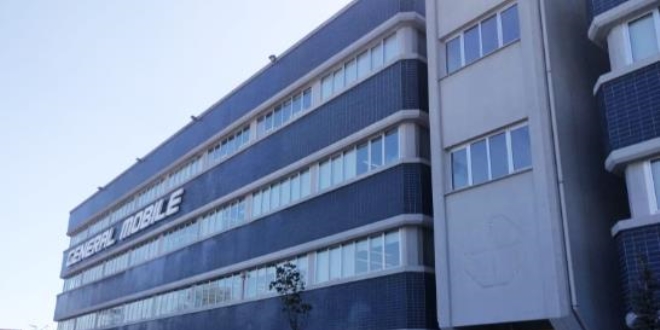 Türkiye'nin 'en büyük yerli' cep telefonu fabrikası açılacak
