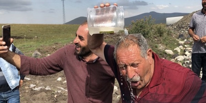 Çocuklar buldu, köylü ne yapacağını şaşırdı