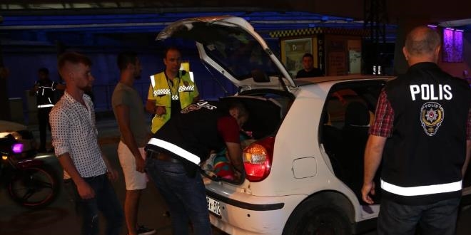 Kocaeli polisinden geni apl bayram uygulamas