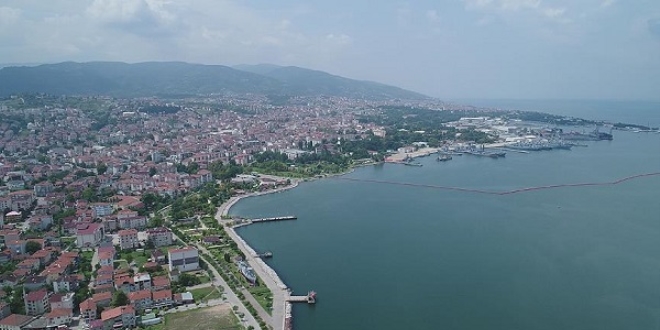 Asrın felaketinin merkez üssü 'ağır hasarlıları'ndan kurtuldu