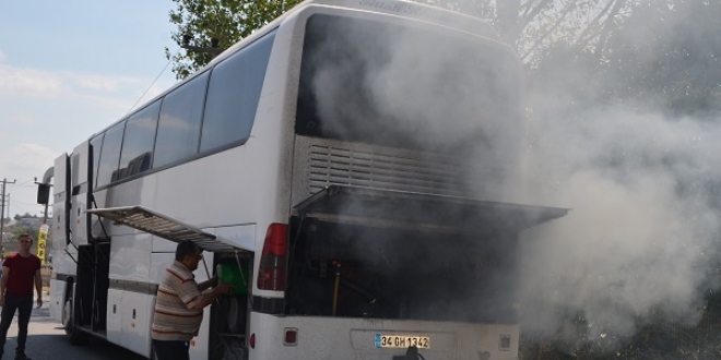 45 öğrencinin olduğu otobüs seyir halinde yandı