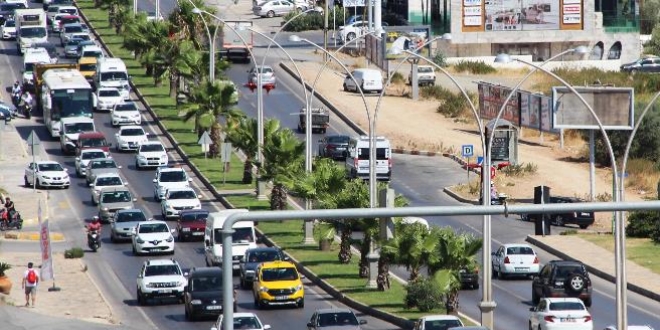Tatilciler Bodrum'a akın akın gelmeye başladı