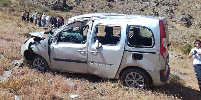Trafik kazası geçiren polis memuru hayatını kaybetti