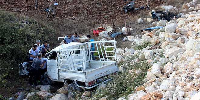 Hatay'da kamyonet tarım aracına çarptı: 2 ölü