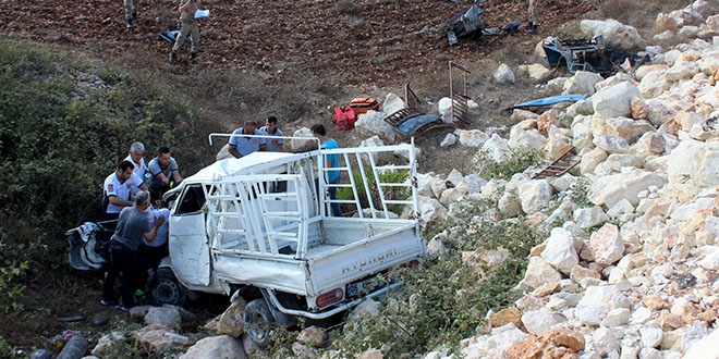 Hatay'da kamyonet tarm aracna arpt: 2 l