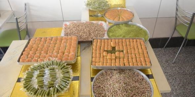 Gaziantepli baklavacıların 'tatlı' mesaisi