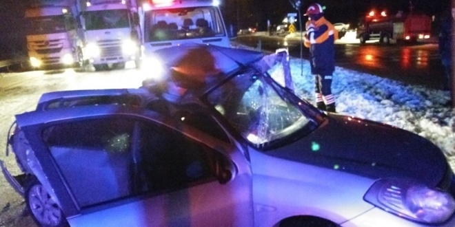 Afyonkarahisar'da feci kaza: 3 ölü, 6 yaralı