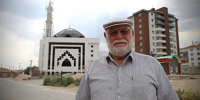 Alman patronundan etkilenerek 8 cami yaptırdı